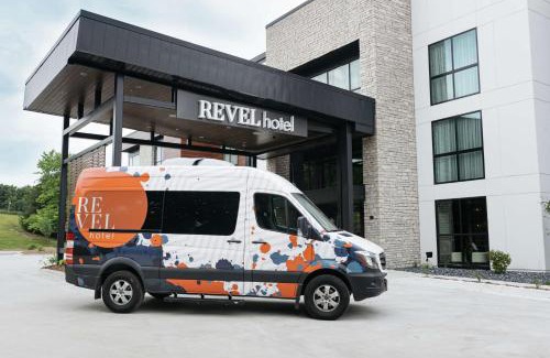 Urbandale Hotel | Revel Hotel, Tapestry Collection By Hilton