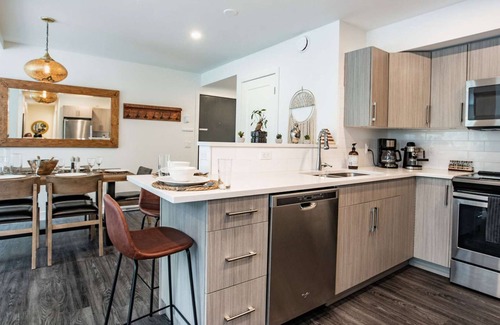 Revelstoke Condo | Revelstoke - L'Austin Rêve-Private Hot Tub- 2 minutes to Revelstoke Mountain resort