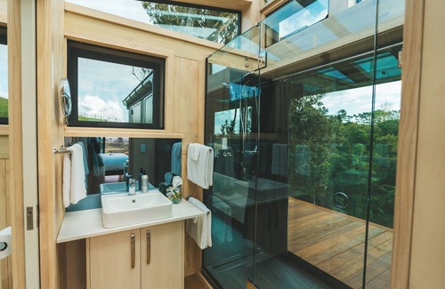 Helensville Cabin | Rewarewa PurePod