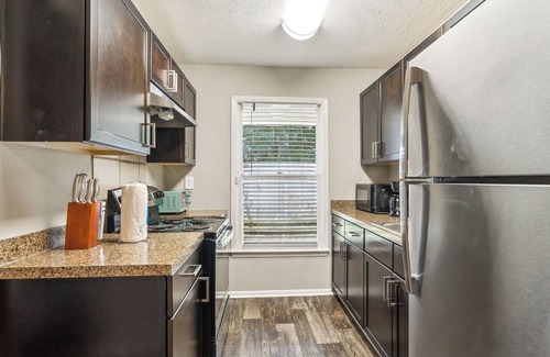 Ellenwood Apartment | Rex Townhomes 2401A I Comfy 2 Bed 2 Bath
