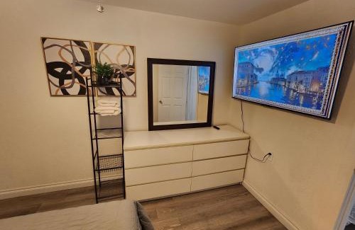 Los Angeles Apartment | RGS cottage in Los Angeles