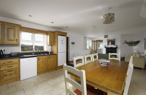 Town Lots Ski Chalet | Rhea Holiday Home Bantry