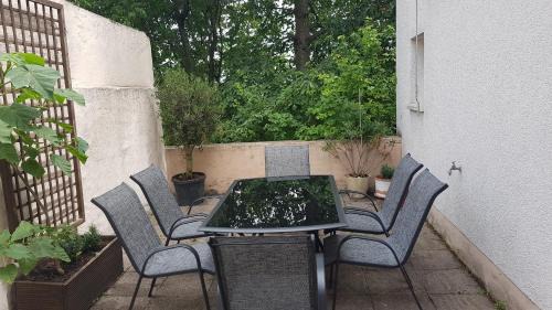 Weisenau Apartment | Rheinblick 3-Zimmer Apartment
