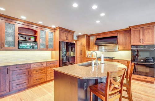 Rhinelander House | Rhinelander Chain of Lakes Home w/River Dock!