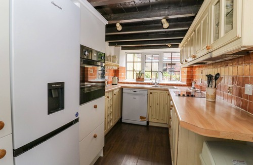 Skipsea Cottage | RHODALE COTTAGE, pet friendly, character holiday cottage in Skipsea