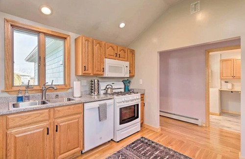East Greenwich House | Rhode Island Haven: Walk to Greenwich Bay!