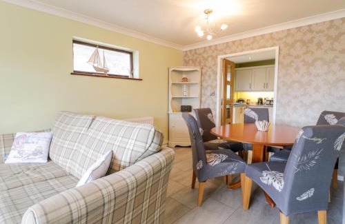Morfa Bychan House | Rhos Deiniol