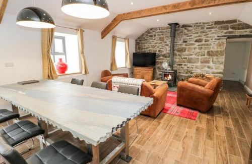 Brynrefail House | Rhydau Cottage