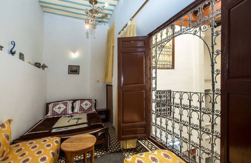 Zekkak Er Roumane House | Riad Family Samnoun sunny house