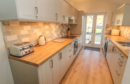 Giggleswick Cottage | RIBBLESDALE COTTAGE, pet friendly, with a garden in Settle