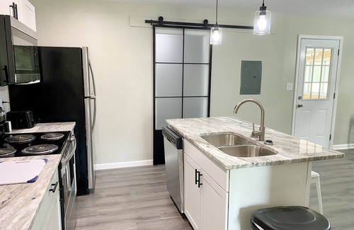 Ashland House | Richmond Gem! Minutes to I95