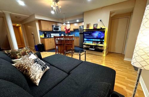 Bayview Glen Apartment | Richmond Hill Cozy Suite