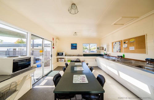 Richmond Hotel | Richmond Motel & Holiday Park