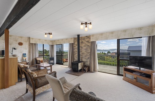 Richmond Heights House | Richmond Views - Lake Taupo Holiday Home