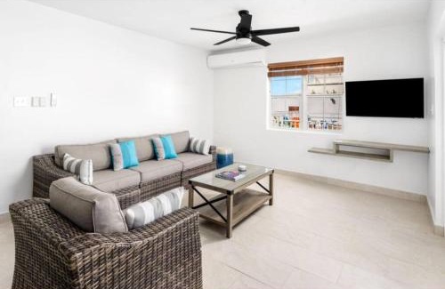 Cockburn Town House | Ridge 3 BDR Villa Grand Turk