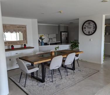 Spring Hill Apartment | Ridge Apartment Hotel