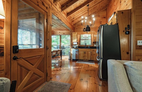 Blue Ridge Cabin | Ridgecrest Cabin: Stunning Views, Hot Tub, Firepit, Screened Porch