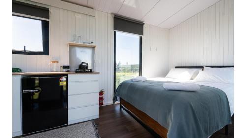 Burnham House | Riesling Cabin by Tiny Away