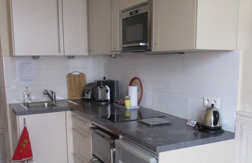 Champigny-sur-Marne Apartment | 'Right Bank' A stone's throw from Paris with garden 'Just like home'