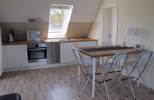 Wesenberg Apartment | Right on the lake! - plenty of space for family & friends - modern & exclusive