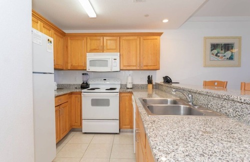 Colliers Bay Condo | Right on the Beach! Ground Floor 2BD/2BA Condo at Castaways Cove in the East End