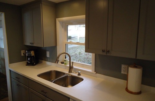 Dresden House | Right on the lake in the heart of the wineries! Smore's by the lake. Book now.