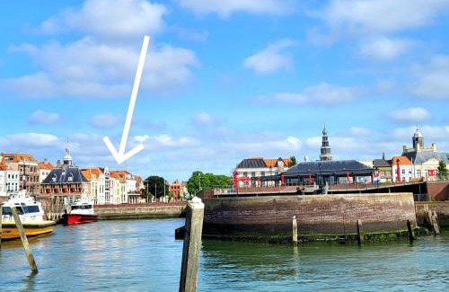Vlissingen House | Rijksmonument Havenzicht, met zeezicht, ligging direct aan zee en centrum