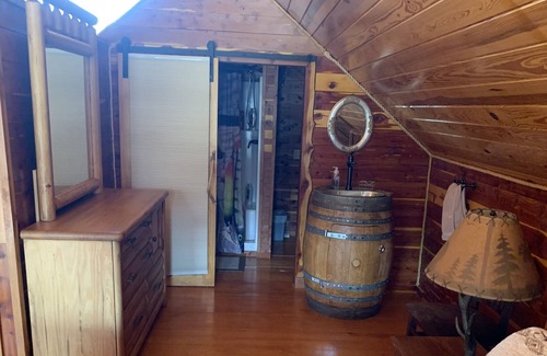 Mammoth Spring Cabin | Rio Escape - Rustic Log Cabin Retreat on Spring River
