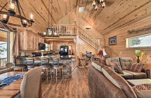 Del Norte Cabin | Rio Grande National Forest Cabin: Views & Hot Tub
