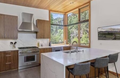 Placerville House | Rio Vista Telluride w/hot tub!
