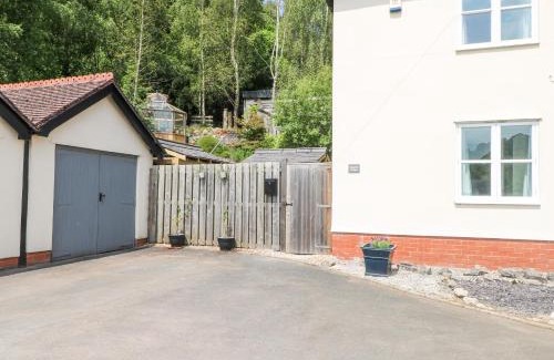 Hendrerwydd House | Rising Sun Cottage