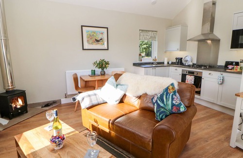 North York Moors National Park Cottage | RISING SUN, romantic, character holiday cottage in Kirkbymoorside