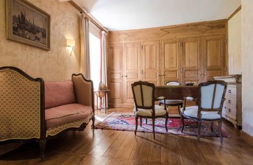 Sourzac House | Ritzy Mansion in Sourzac with Tennis Court