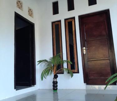 Riung Bed & Breakfast | Riung Tiga Empat Tujuh Guesthouse