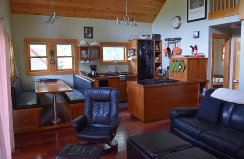 Jackson Ski Chalet | River Ellis Chalet: Cozy Chalet w private Jacuzzi & access to Swimming Pool