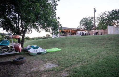 Lake Brownwood House | River Front Get Away