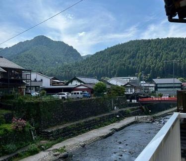 Hachiman-cho Apartment | River front Guest House 風
