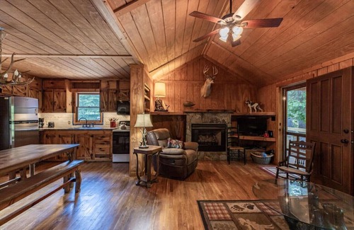 Deep Gap Cabin | RIVER FRONT! *Hot tub* 4 acres! Pets OK