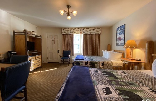 Tahoe City Hotel | River Ranch Lodge & Restaurant
