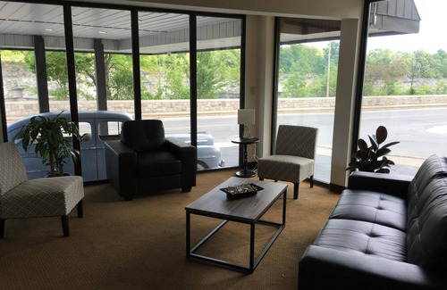 Silvertown Hotel | River Rapids Inn
