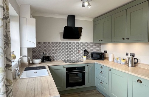 Fakenham Cottage | River Rose – Family Cottage by the river