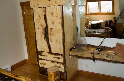 Cascade Bed & Breakfast | River's Bend Lodge