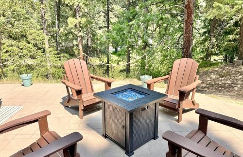 Leavenworth House | River Song Cabin home