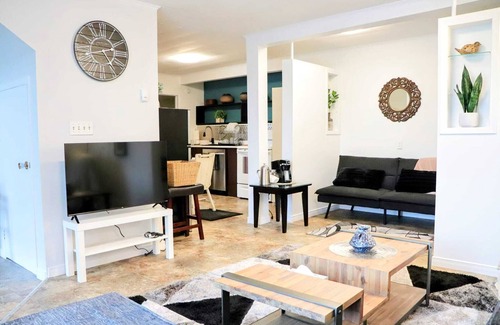 St. Stephen House | River View by the Border, stylish cozy centrally located in downtown St Stephen!