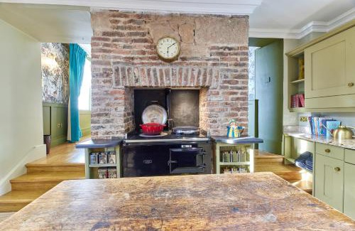 Berwick-upon-Tweed House | River View: Characterful Townhouse, Stunning Views