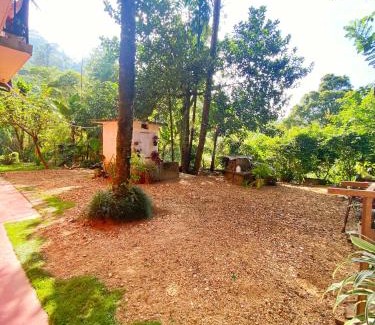 Hali-Ela House | River view family rest