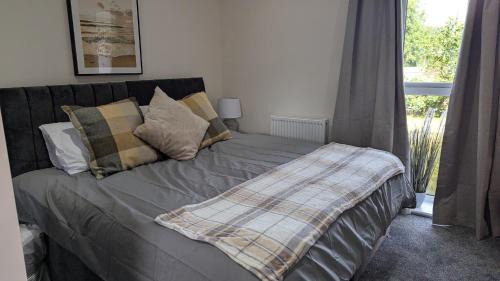 Broadford House | Riverbank Cottage
