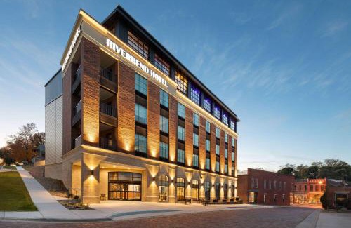 Ashtabula Hotel | Riverbend Hotel and Suites, Trademark Collection by Wyndham
