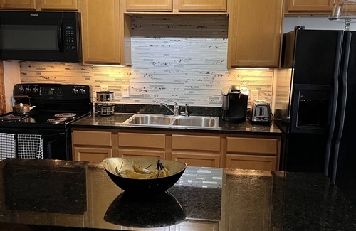 Historic Downtown Racine Condo | Riverbend Retreat Dwntn Racine