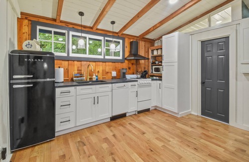 Bluemont Cabin | Riverbend Retreat